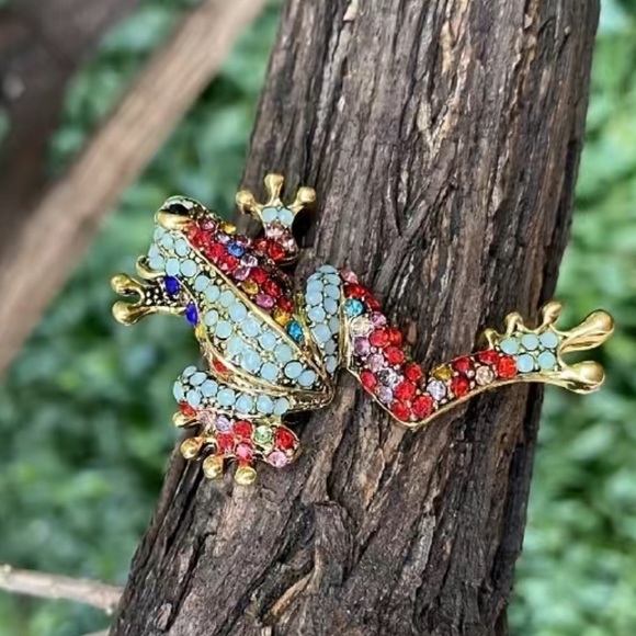3/$20 Adorable Sparkly Frog Pin Brooch Gold-tone - Picture 5 of 9